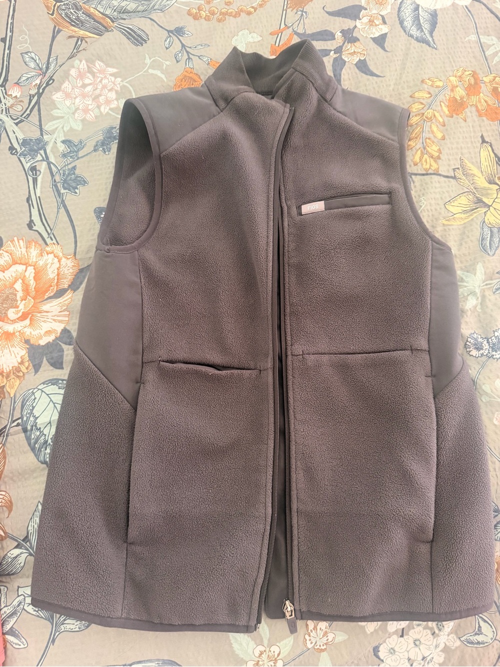Figs Men's Vest in Dark Charcoal
